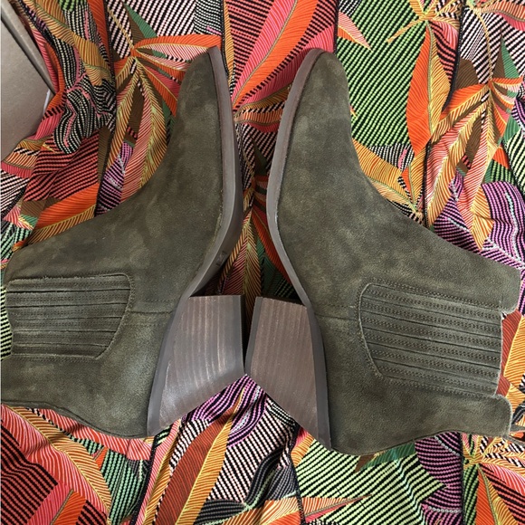 Patina suede boots - Picture 5 of 11